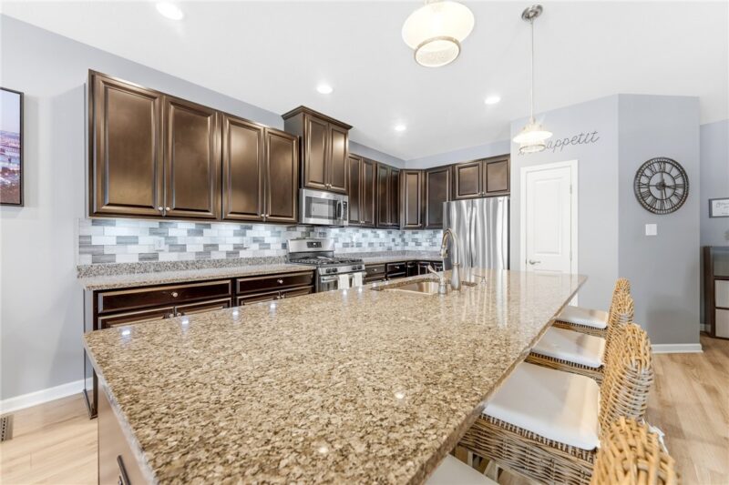 1018 Blackhawk Dr — photo 7