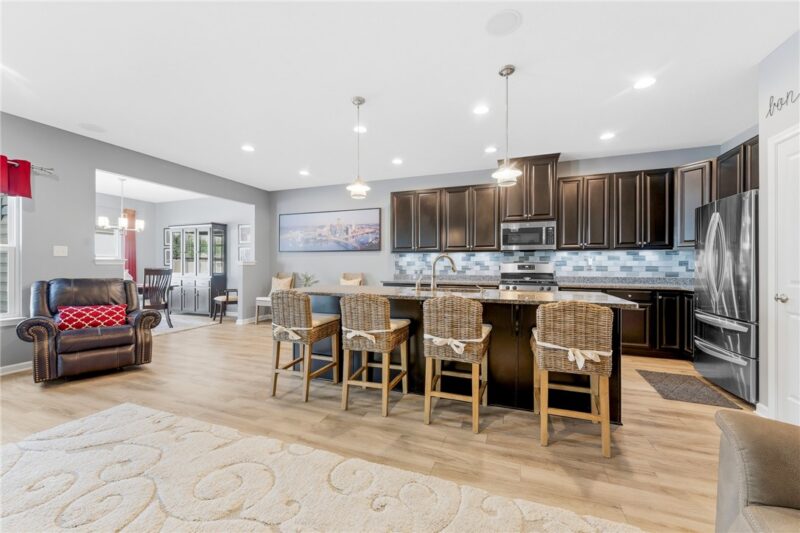 1018 Blackhawk Dr — photo 8