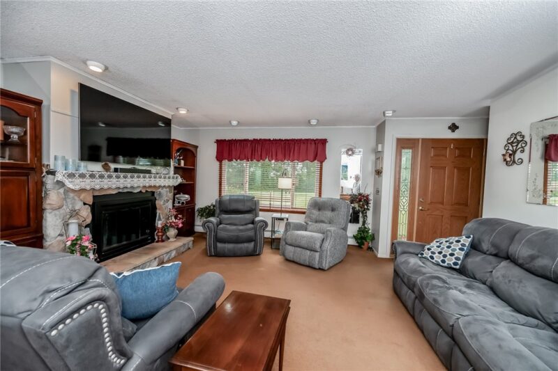 677 Long Rd — photo 4