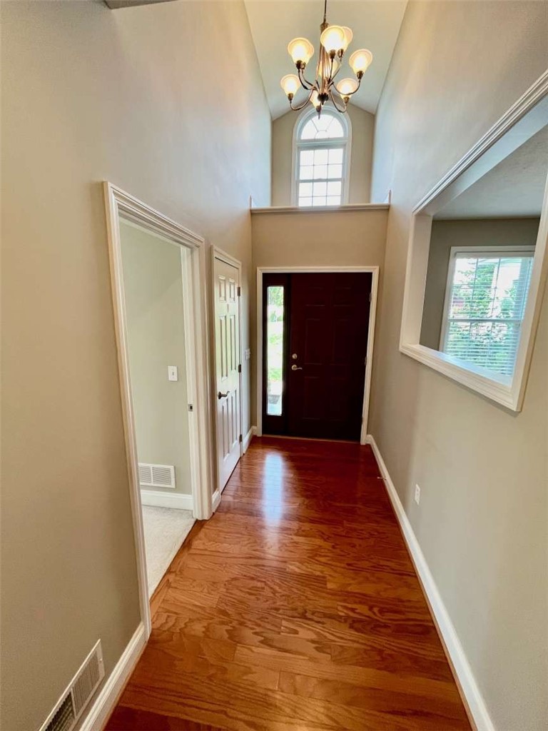 2902 Ambassador Lane — photo 2