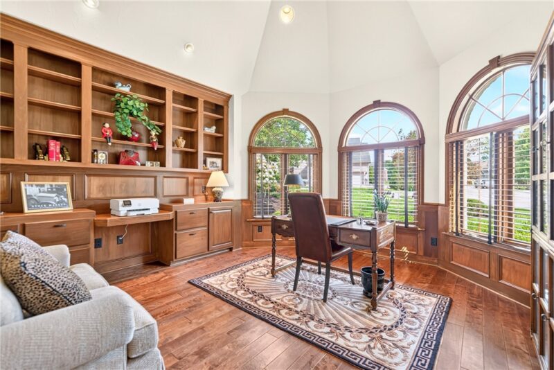 4800 Stonebridge Dr — photo 3