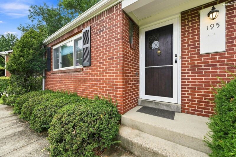 195 W Shaw PLACE — photo 4