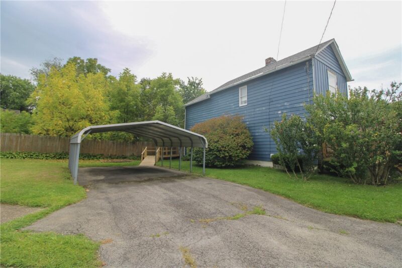760 Division St — photo 3