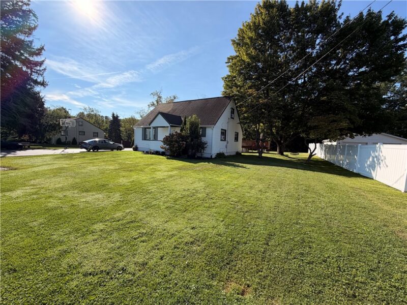 1407 Cameron Ave — photo 3