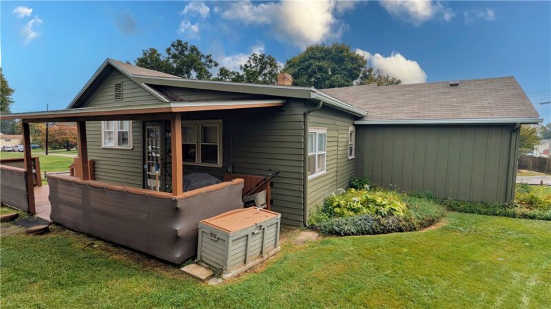 425 16th Ave — photo 3