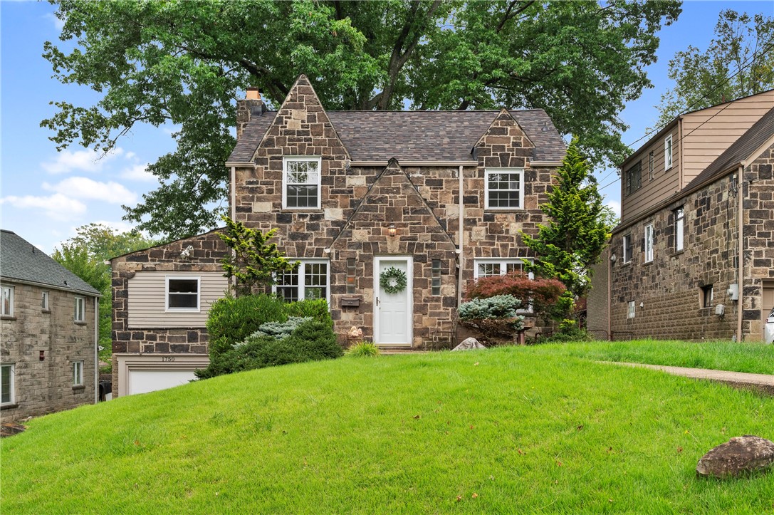 1750 Williamsburg Place — photo 1