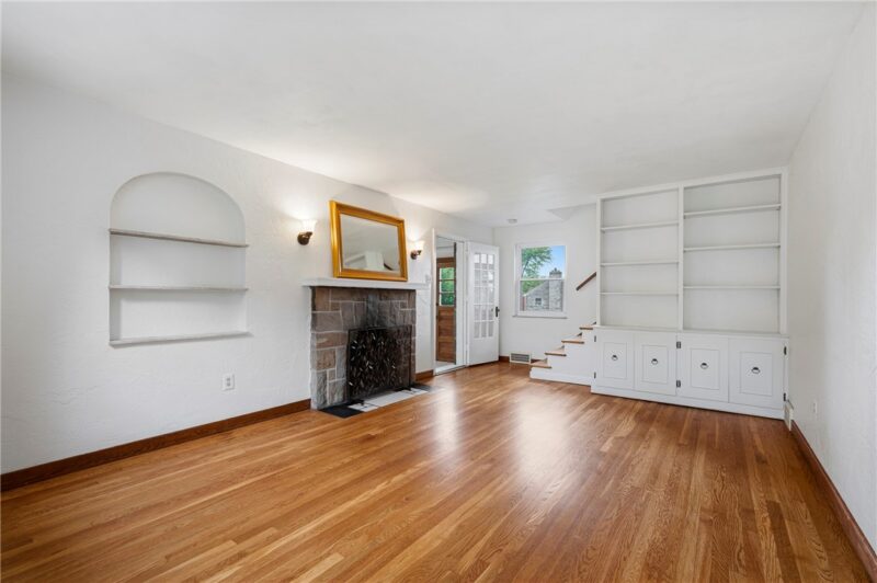 1750 Williamsburg Place — photo 5