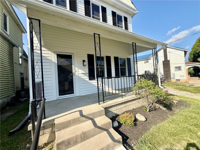 128 W Main St — photo 3