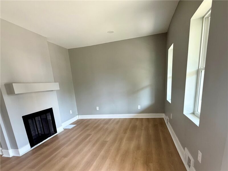 128 W Main St — photo 5