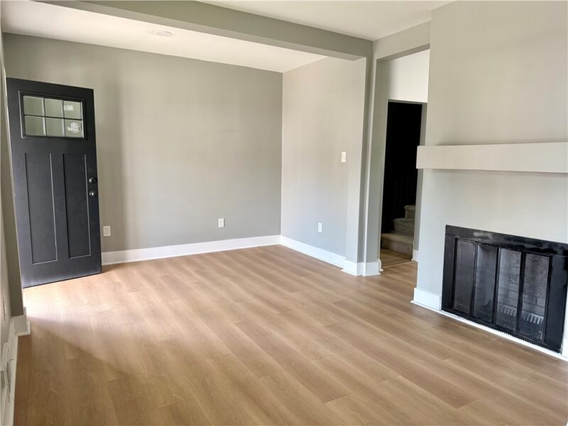 128 W Main St — photo 7