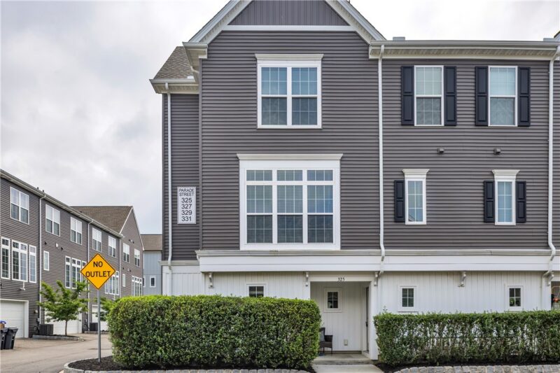 325 Parade St — photo 4