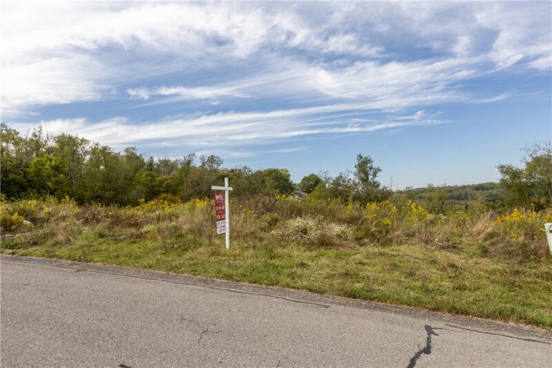 79 Ridgewood Drive — photo 2