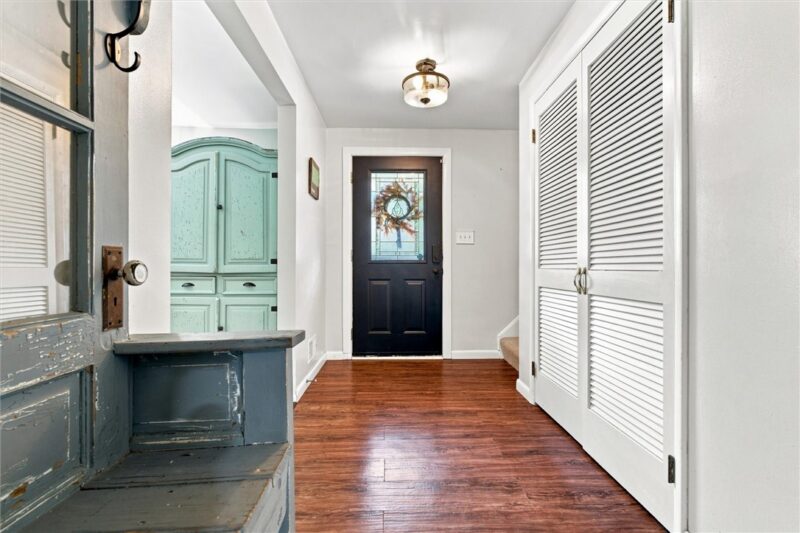 142 Kelvington Dr — photo 4