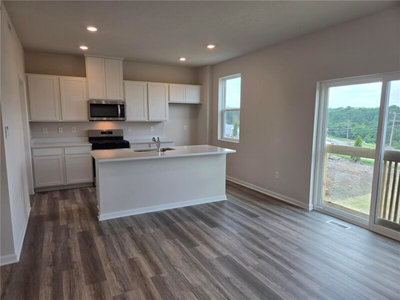 106 Laurel Hills Drive — photo 2
