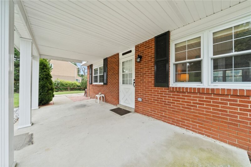 1048 Kentucky Blue Dr — photo 4