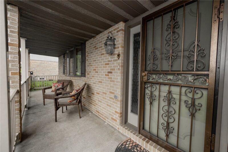 105 Laurlis Lane — photo 2