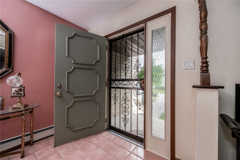 105 Laurlis Lane — photo 3