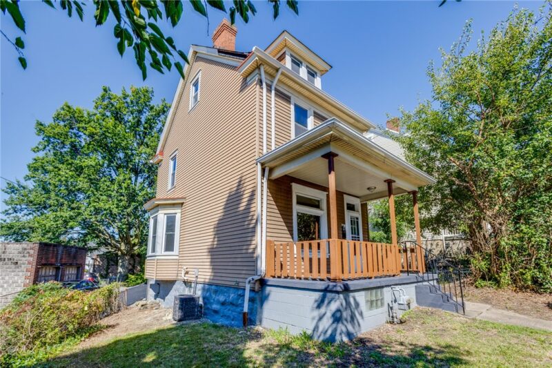 1830 Realty Ave — photo 2