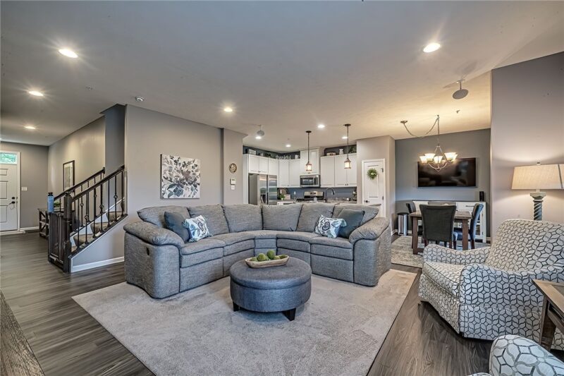 233 Noble Woods Drive — photo 2