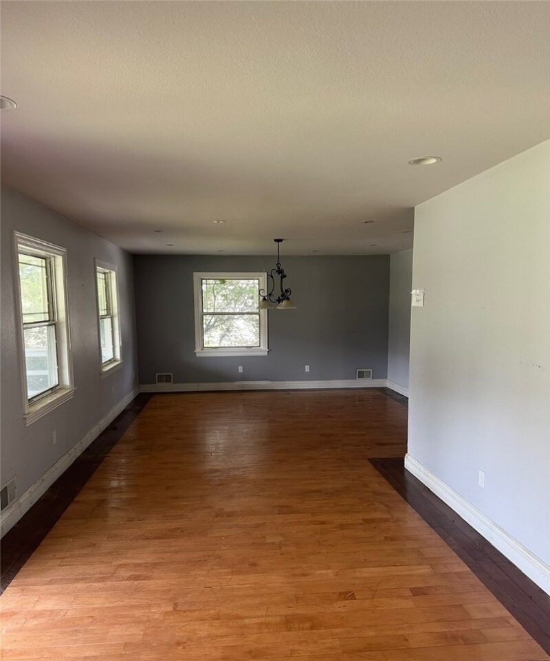 456 Crescent Boulevard Ext — photo 4