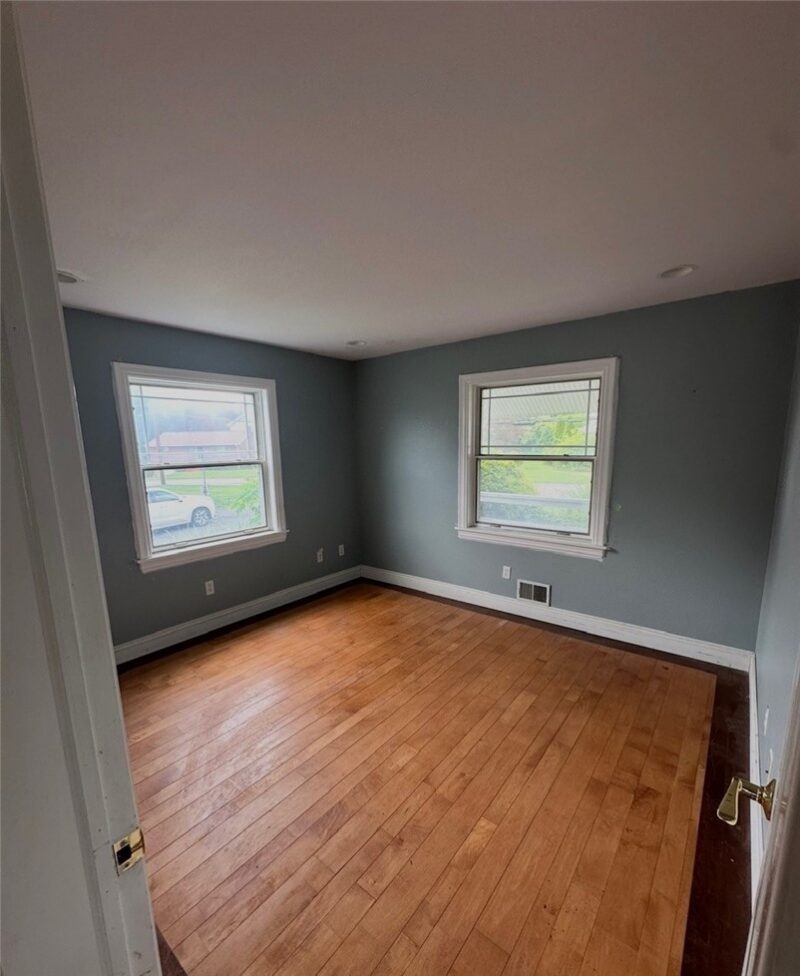 456 Crescent Boulevard Ext — photo 8