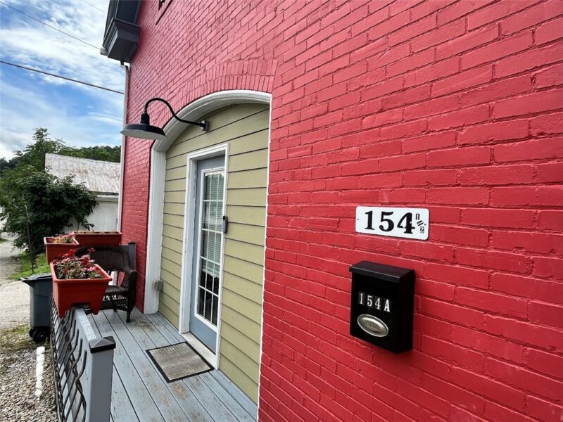154 1/2 W Greene Street — photo 3