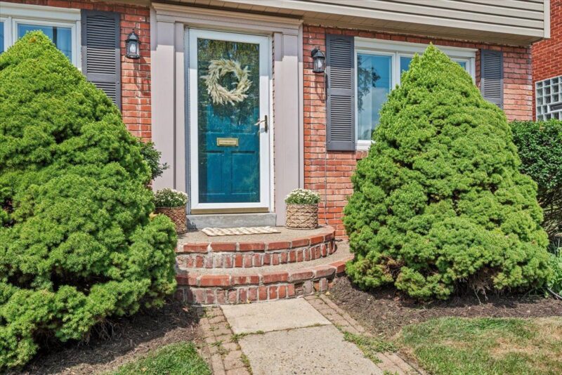 415 JAYSON AVENUE — photo 2