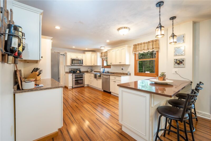 121 Johnson Rd — photo 5