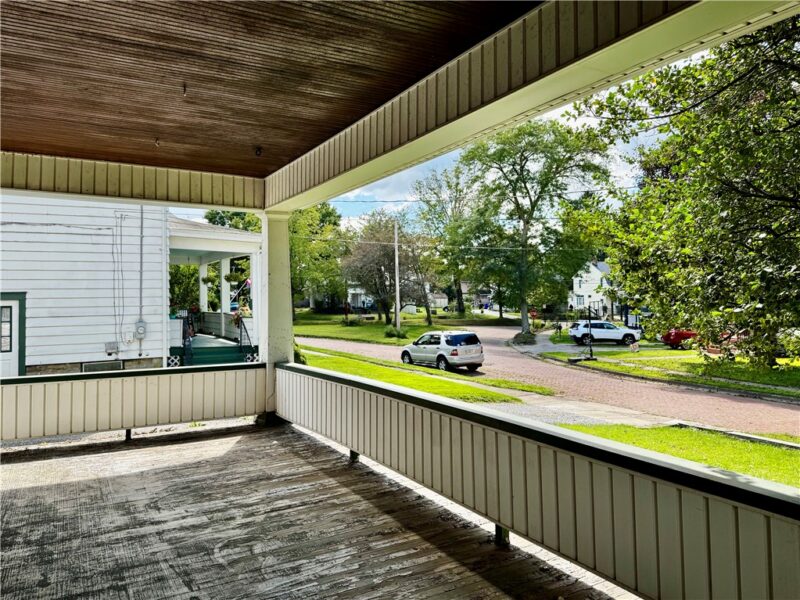 22 Rosedale Ave — photo 2