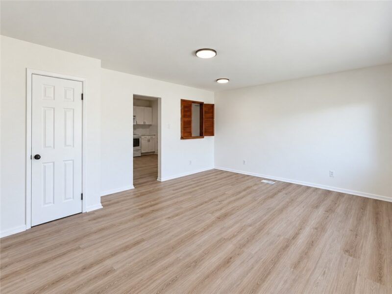 410 Cowan Dr — photo 7