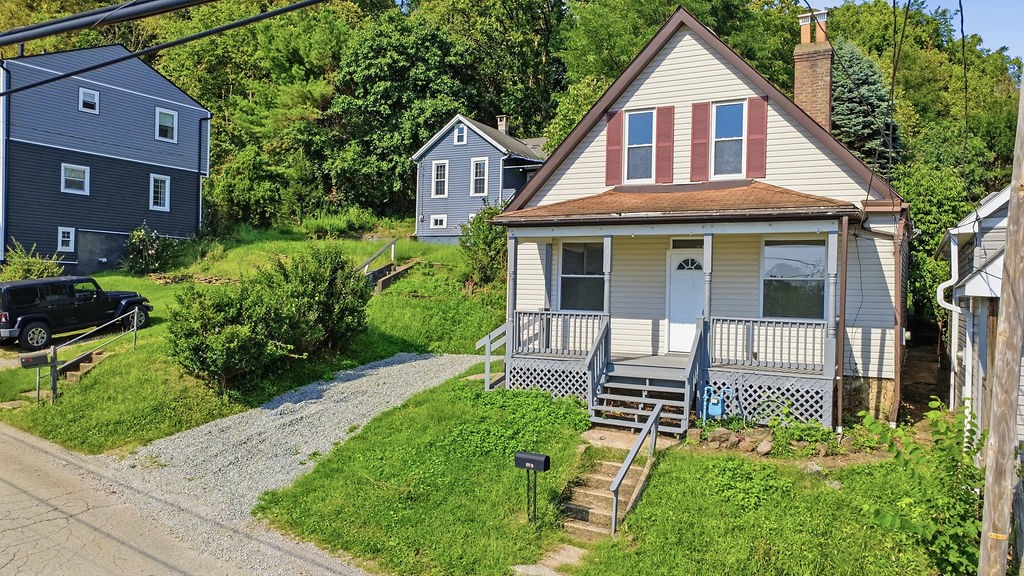 807 Maple Dr — photo 1