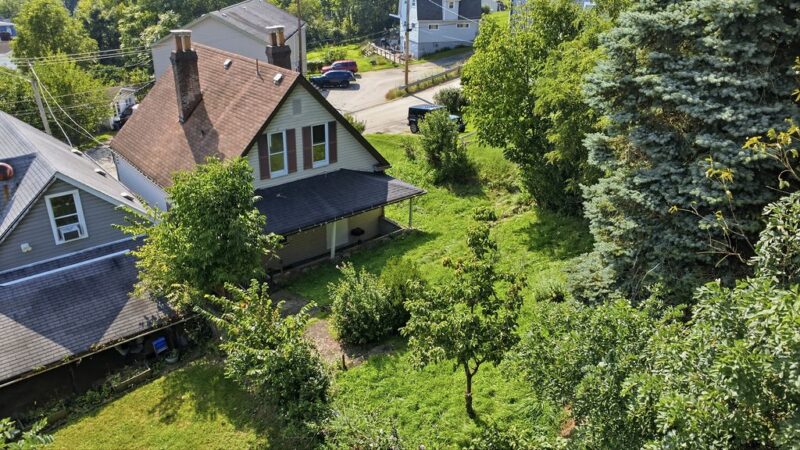 807 Maple Dr — photo 2