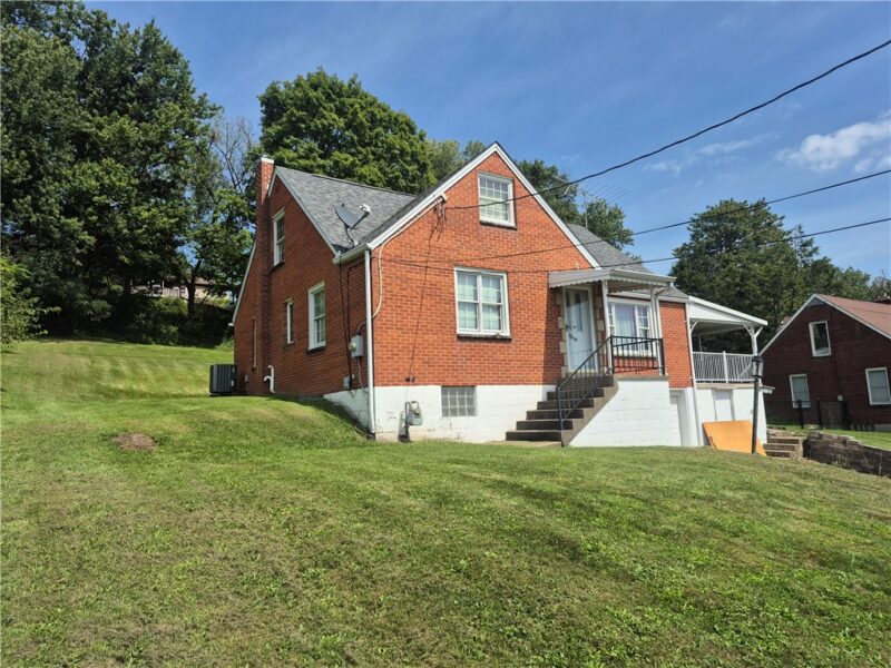 10877 Old Trail Rd — photo 2