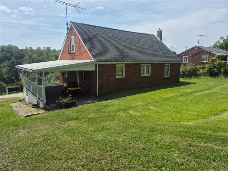 10877 Old Trail Rd — photo 4