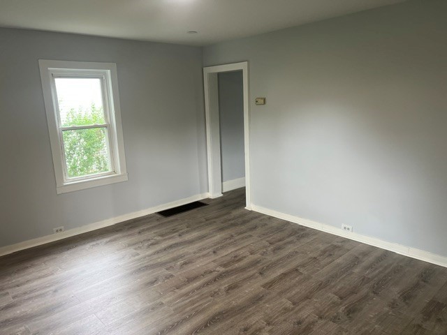 383-385 First — photo 5