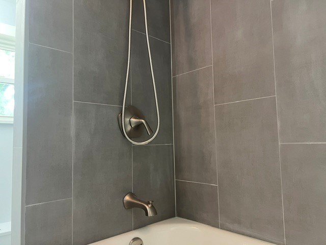 383-385 First — photo 8