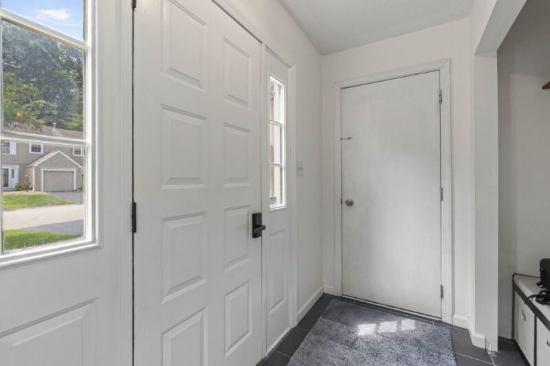 70 New London Lane — photo 2
