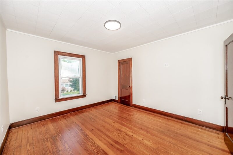 520 Locust Street — photo 8