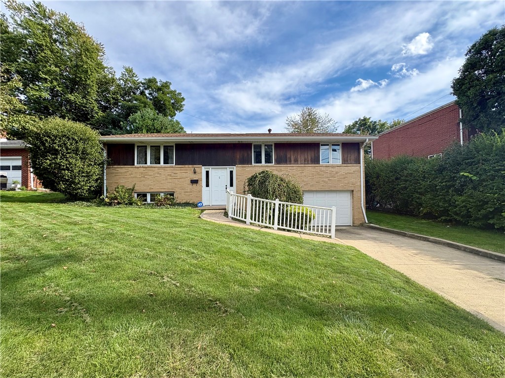 5 Fairlawn Blvd — photo 1
