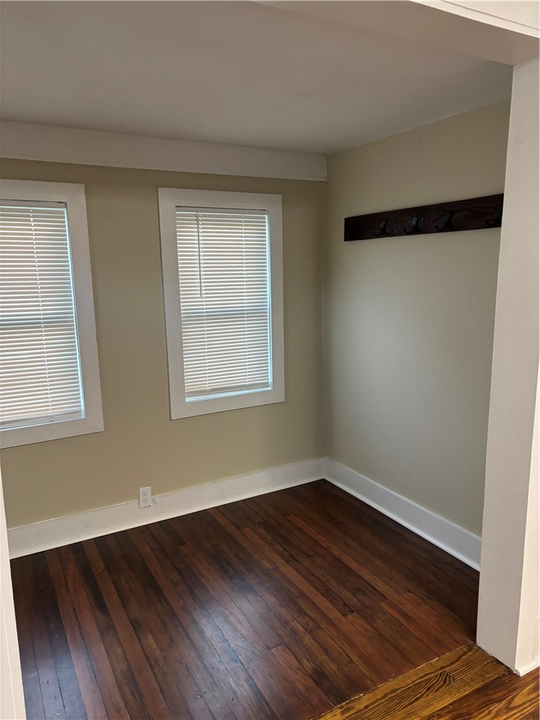 1585 Maple Dr — photo 7
