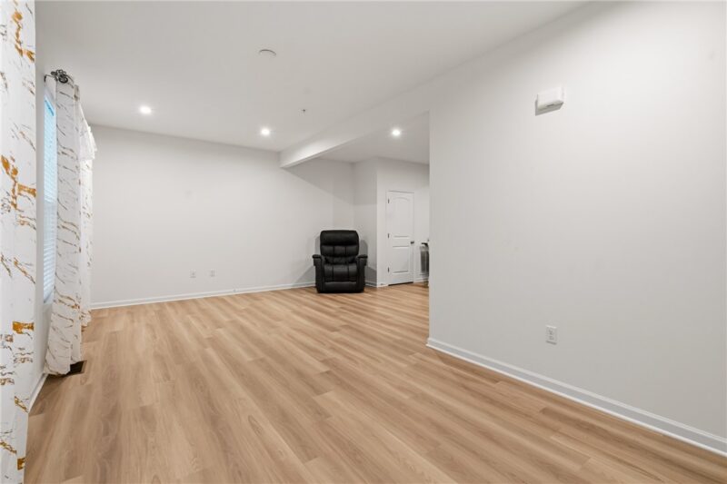 111 Sweetwater Drive — photo 5