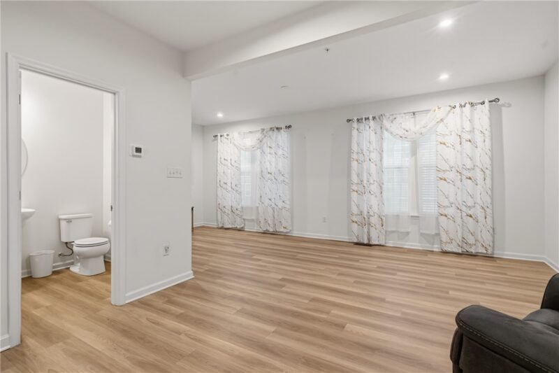 111 Sweetwater Drive — photo 6