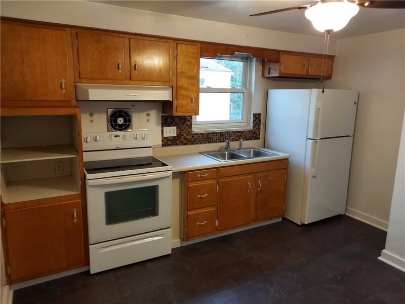 1851 Crafton Blvd — photo 5