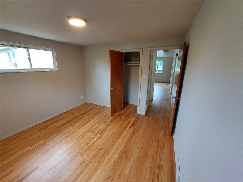 1851 Crafton Blvd — photo 8