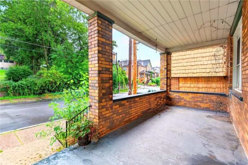 609 Pine St. — photo 2
