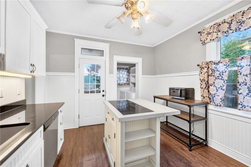 609 Pine St. — photo 8