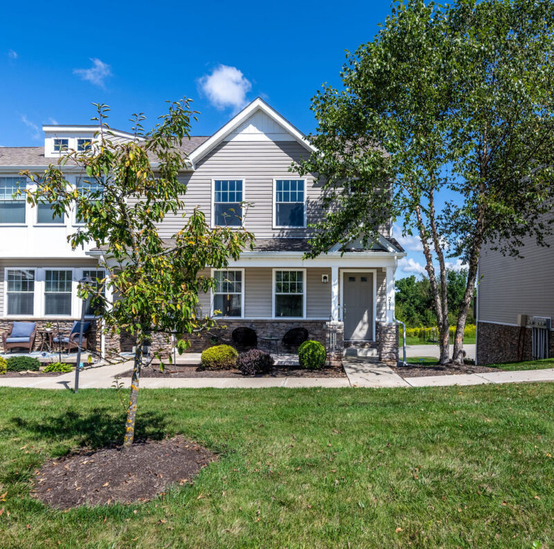 211 Spring Blossom CIRCLE — photo 2