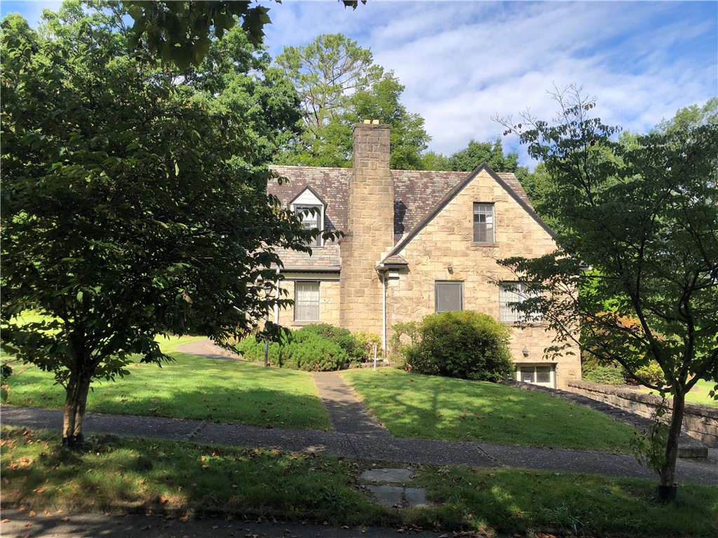 51 LINDEN PL — photo 1