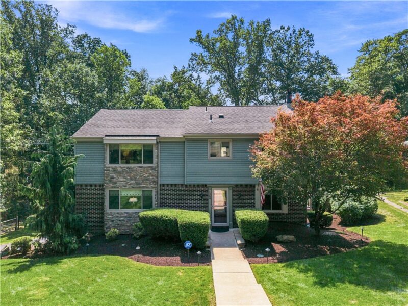 1364 Hillsdale Drive — photo 2