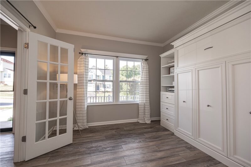 503 Royal Ct. — photo 4